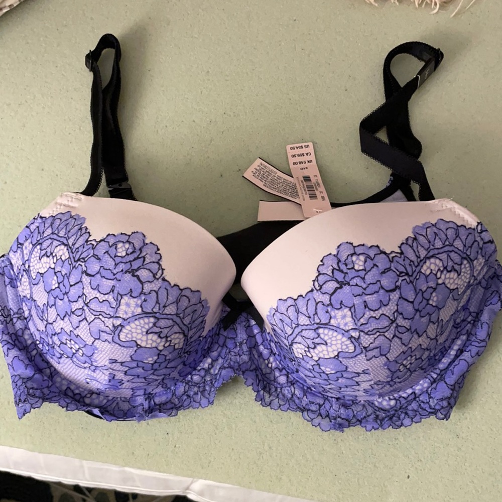 NWT VS Dream Angels Lined Demi Bra, 3D